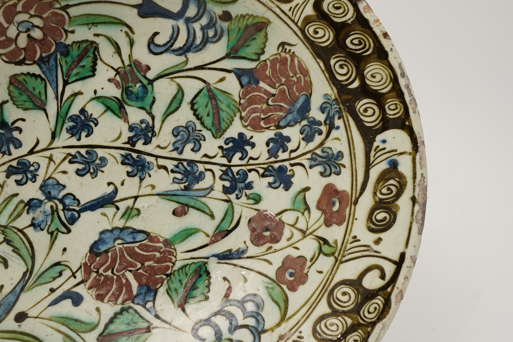 An Iznik pottery dish, Ottoman Turkey, early 17th century